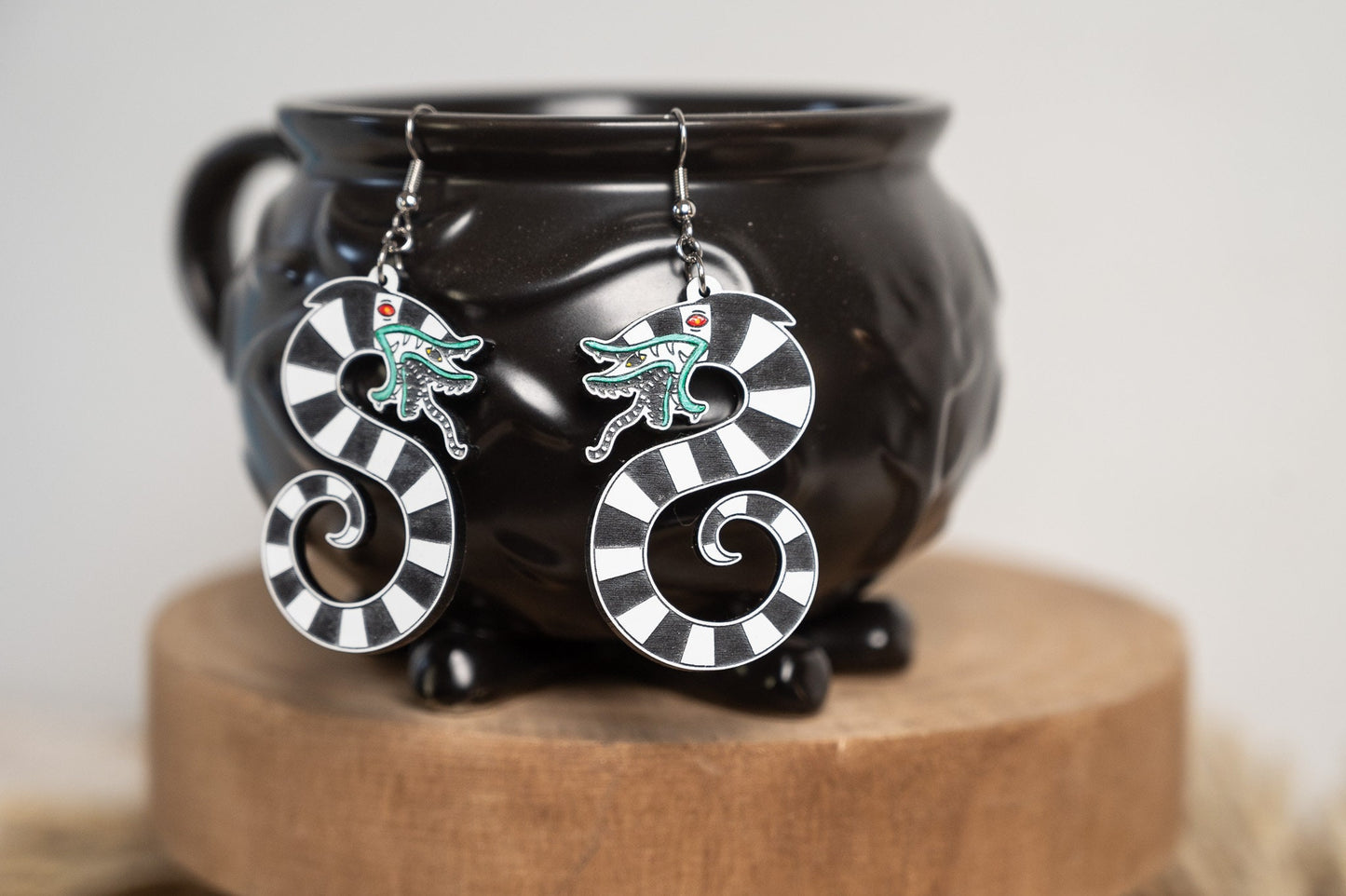 Sandworm Earrings - Halloween Earrings - Beetlejuice Sandworm Earrings